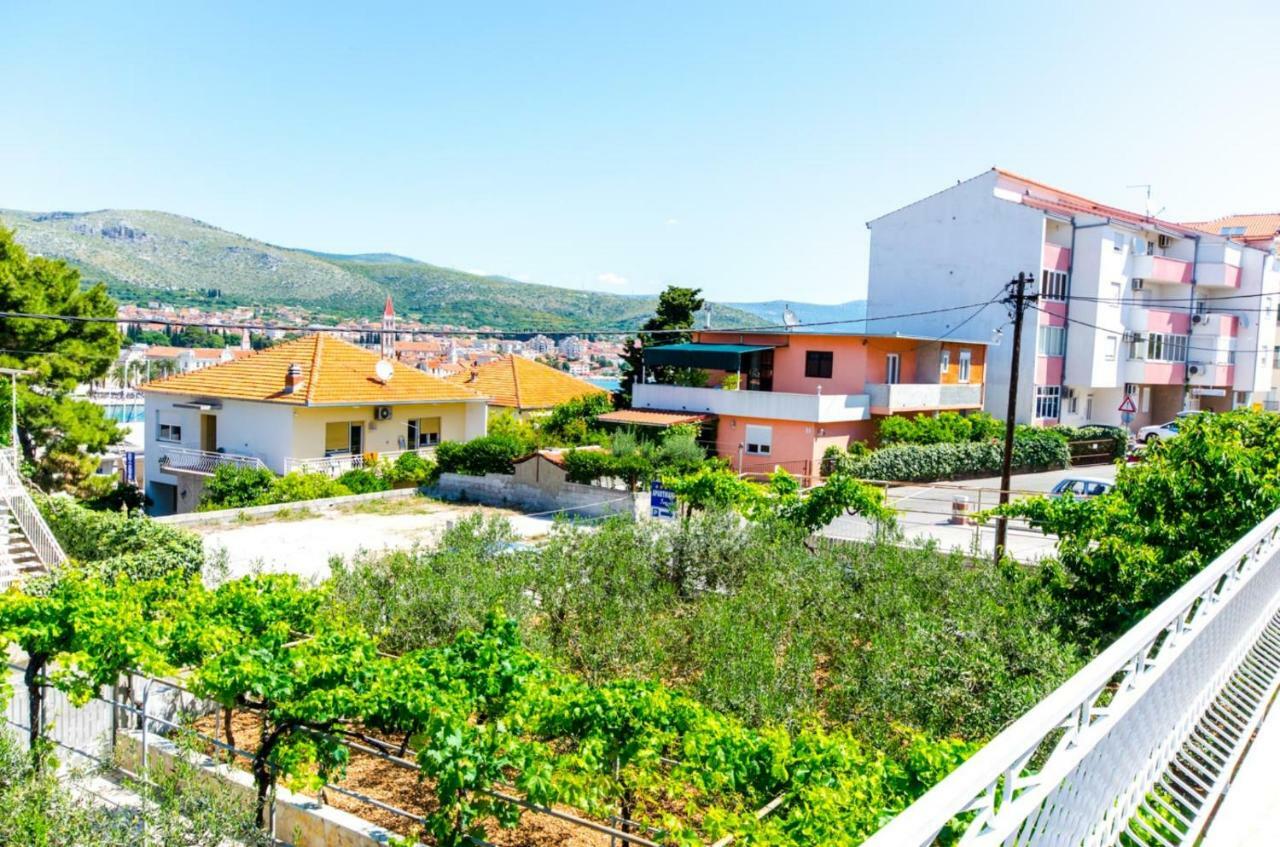 Apartments Ivana Trogir Exterior photo